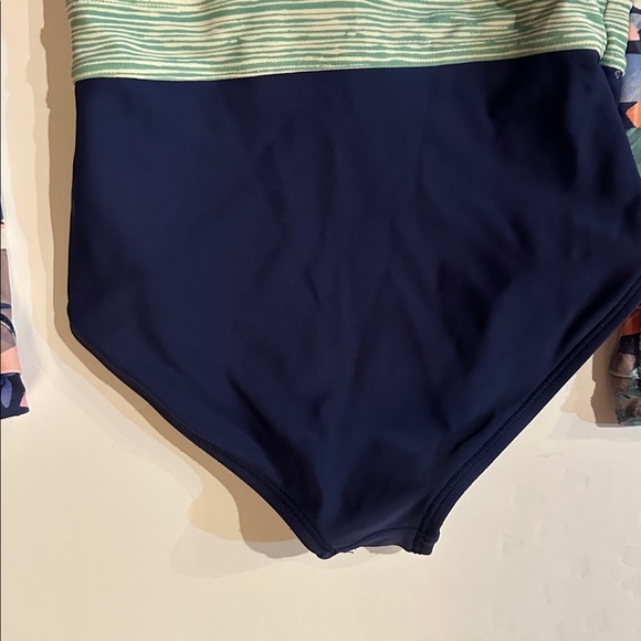 Athleta Kids Floral Rashguard - Multicolor - Picture 5 of 5